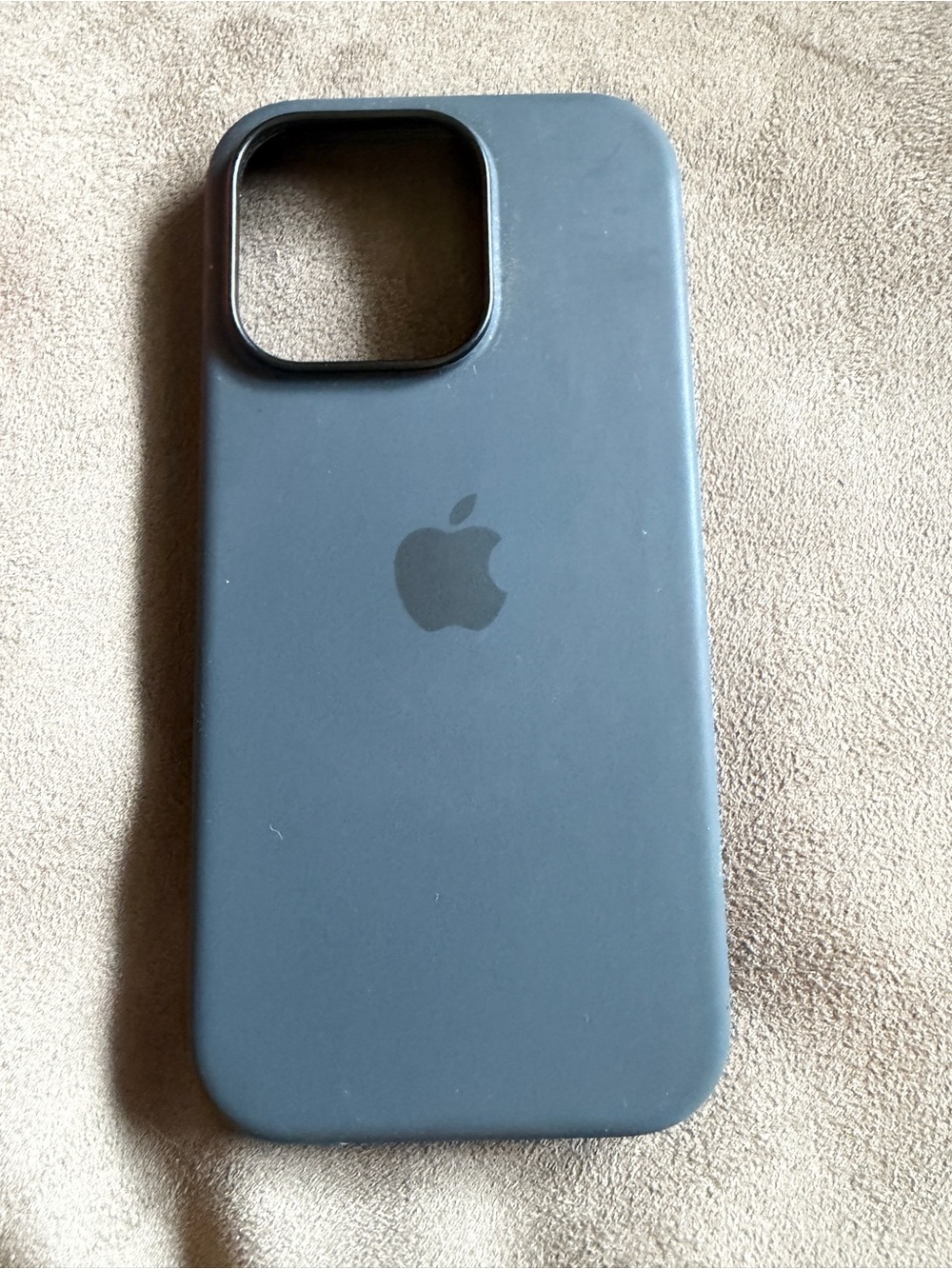 16 Pro Apple Silicone iPhone Case - black